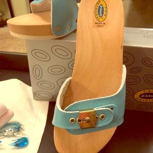 Pretty Dr. Scholl’s slides; original box